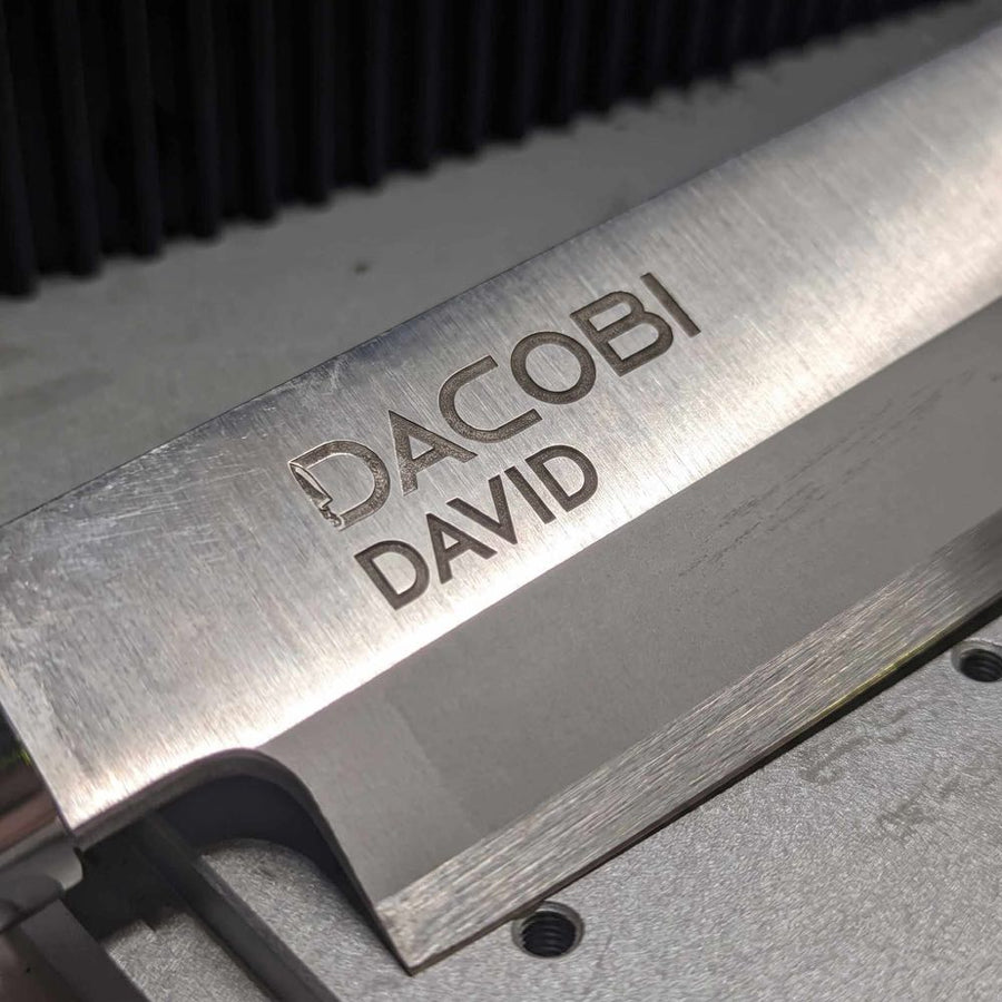 Nôž DACOBI s menom DAVID vygravírovaným laserom pod logom